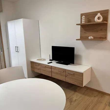 شقة La Torre 9b Studio&parking لينانو سابيادورو